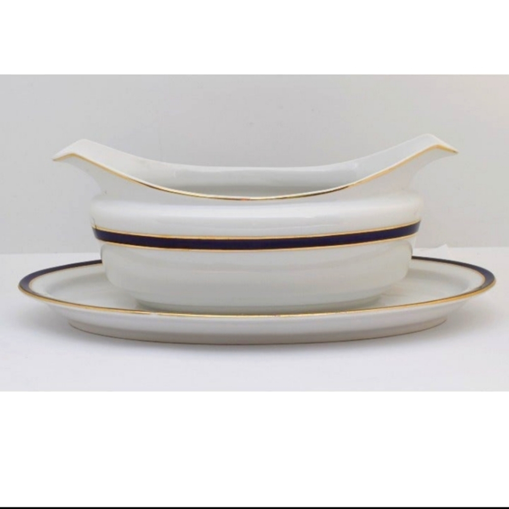Vintage/Antique Hutschenreuther Selb Bavaria Porcelain Gravy Boat, 1925-1939